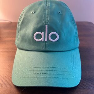 Green Alo Off-Duty Cap, never worn, unisex